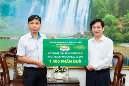 HUDA trao tặng miền Trung 3.000 phần quà do thiệt hại bão lụt.