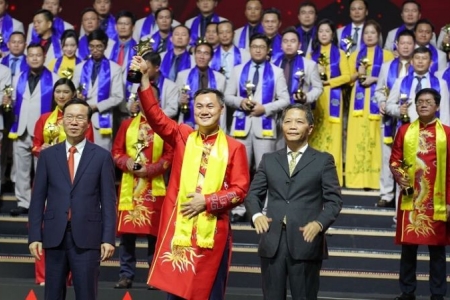 Đất Xanh Miền Bắc “bội thu” tại Giải thưởng Sao Đỏ 2022