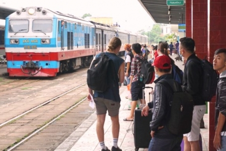 Thêm hơn 20 chuyến tàu đi Vinh, Đà Nẵng cao điểm Tết Nguyên đán Quý Mão 2023