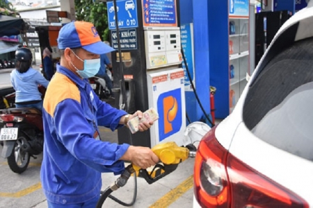 Phó Thủ tướng yêu cầu giám sát chặt chẽ hoạt động kinh doanh xăng dầu dịp cuối năm