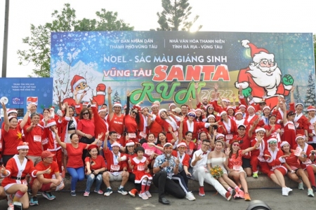 Vũng Tàu: Hơn 3.000 vận động viên thi chạy trong trang phục ông già Noel