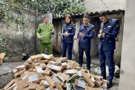 Thu giữ lượng lớn công cụ hỗ trợ và hàng hoá không rõ nguồn gốc tại Thái Nguyên