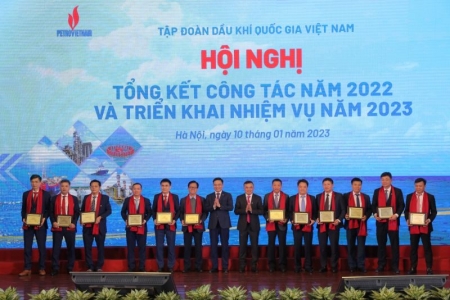 Lọc hóa dầu Bình Sơn được vinh danh thành tích tiêu biểu, xuất sắc trên các lĩnh vực năm 2022