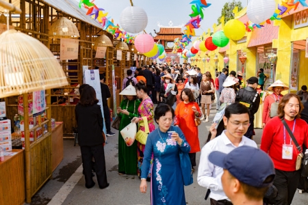 “Happy Tết” diệu kỳ trên đường hoa Home Hanoi Xuan 2023