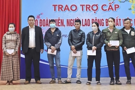 Đà Nẵng: Trao trợ cấp cho đoàn viên, người lao động bị mất việc dịp Xuân Quý Mão 2023