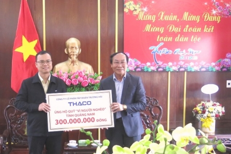 Thaco Group trao tặng 300 triệu đồng ủng hộ Quỹ “Vì người nghèo” tỉnh Quảng Nam