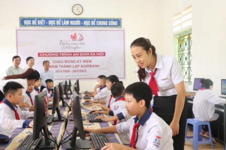 Agribank với chương trình “Thêm con chữ, bớt đói nghèo” tại 61 địa phương trong cả nước