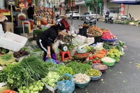 Giá cả các mặt hàng thiết yếu dần trở lại bình thường