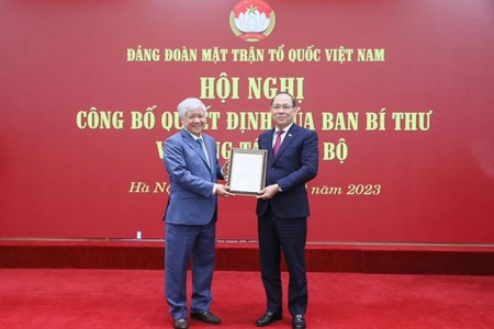 Công bố Quyết định của Ban Bí thư về công tác cán bộ tại Mặt trận Tổ quốc Việt Nam