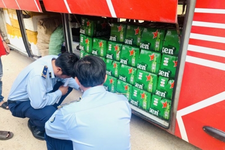 Tạm giữ gần 1.000 chai bia Heineken không rõ nguồn gốc xuất xứ