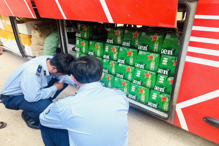 Thu giữ gần 1.000 chai bia Heineken không rõ nguồn gốc