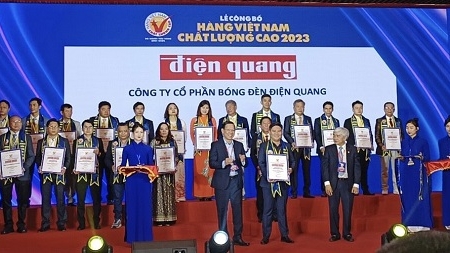 Điện Quang giữ vững danh hiệu Hàng Việt Nam chất lượng cao