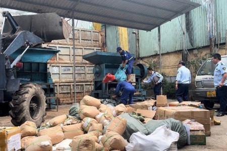 TP. Hồ Chí Minh: Tiêu hủy số lượng lớn hàng hóa giả mạo nhãn hiệu