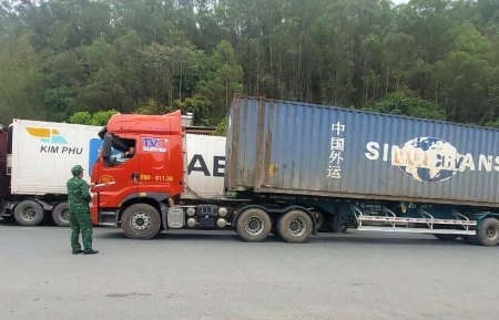 Lạng Sơn tăng cường giải pháp chống ùn ứ phương tiện tại cửa khẩu