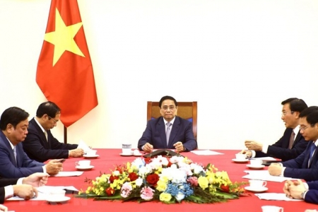 Thủ tướng Phạm Minh Chính điện đàm với Thủ tướng Trung Quốc Lý Cường