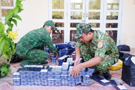 Bắt giữ gần 4.500 bao thuốc lá nhập lậu