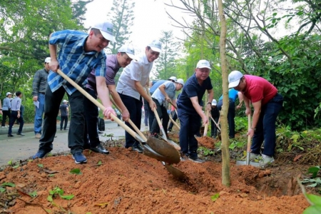 Supe Lâm Thao tham gia Lễ phát động trồng cây “Đời đời nhớ ơn Bác Hồ”