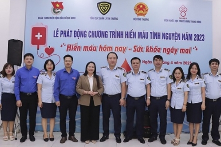 Lực lượng Quản lý thị trường hiến máu tình nguyện