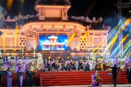 Rực rỡ sắc màu và ánh sáng tại Lễ khai mạc Festival nghề truyền thống Huế 2023