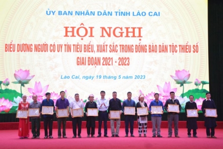 Lào Cai biểu dương 300 đại biểu người dân tộc thiểu số có uy tín trong cộng đồng