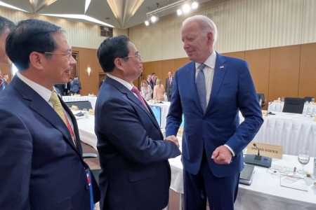 Thủ tướng Phạm Minh Chính gặp Tổng thống Hoa Kỳ Joe Biden tại Hội nghị G7 mở rộng