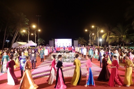 Festival Biển Nha Trang- Khánh Hòa 2023: Lễ hội áo dài đậm đà nét truyền thống