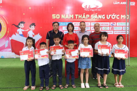 Tập đoàn Điện Quang: '50 năm - Thắp sáng ước mơ'