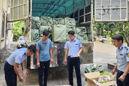 Bắc Ninh: Tạm giữ gần 3 tấn thịt vịt và trứng gà non đông lạnh có dấu hiệu vi phạm