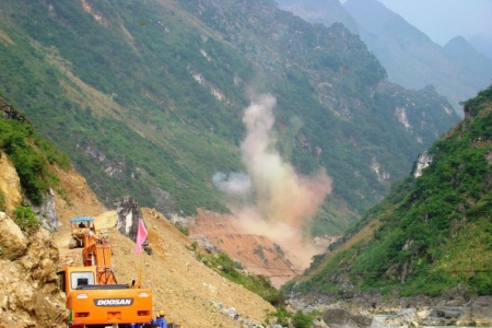 Trong vòng 45 phút, liên tiếp xảy ra 4 trận động đất tại Kon Tum