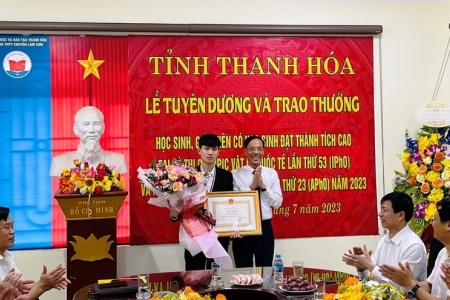 Thanh Hóa tuyên dương các học sinh và giáo viên có học sinh đạt thành tích cao tại kỳ thi