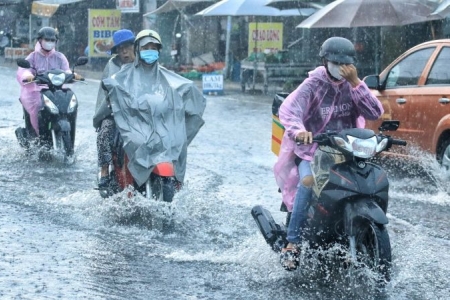 Thời tiết ngày 7/8: Miền Bắc mưa to, miền Trung nắng gắt