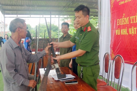 Bắc Giang triển khai cao điểm thu hồi vũ khí, vật liệu nổ, công cụ hỗ trợ