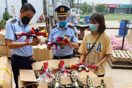 Hà Nội: Tăng cường kiểm tra các mặt hàng đồ chơi trẻ em độc hại