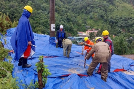 Công ty Điện lực Điện Biên nỗ lực khắc phục sự cố trong mưa giông