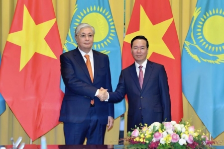 Chủ tịch nước Võ Văn Thưởng chủ trì lễ đón trọng thể Tổng thống Kazakhstan