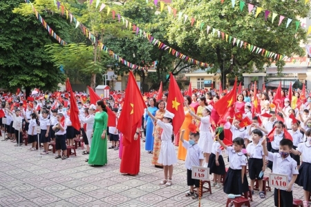 TP. Hồ Chí Minh: Tổ chức khai giảng trong 45 phút, tất cả học sinh tham gia phần 'hội'