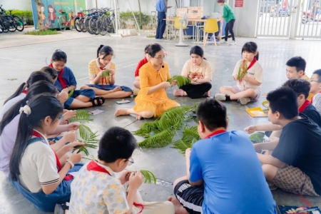 Trường Tiểu học-THCS-THPT Hai Bà Trưng: Ngôi trường của những học sinh vui vẻ - văn minh - sáng tạo