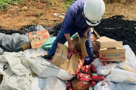 Công an tỉnh Lào Cai: Tiêu hủy số lượng lớn thức ăn cho động vật không rõ nguồn gốc