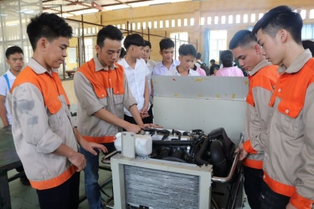 TP. Hồ Chí Minh: Chú trọng đào tạo nghề và hỗ trợ việc làm cho lao động mất việc