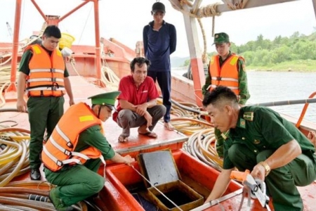 Phát hiện 2 tàu vận chuyển hàng trăm ngàn lít dầu DO không rõ nguồn gốc