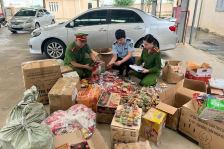 Thu giữ số lượng lớn bánh trung thu “tí hon” lần đầu tiên xuất hiện trên thị trường