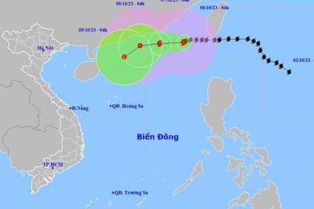 Bão số 4 sức gió mạnh nhất vùng, gây sóng lớn khu vực Bắc Biển Đông