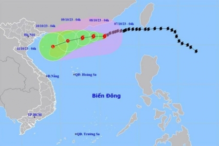 Bão số 4 di chuyển theo hướng Tây, miền Bắc đang mưa lớn