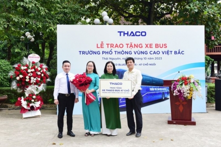 THACO trao tặng xe Bus 47 chỗ cho Trường Phổ thông Vùng cao Việt Bắc