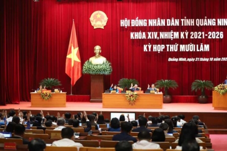 HĐND tỉnh Quảng Ninh thông qua 12 nghị quyết trong điều hành phát triển kinh tế - xã hội