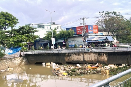 Đi tìm nguyên nhân khu vực đường Mẹ Suốt, quận Liên Chiểu trở thành “rốn lũ”?