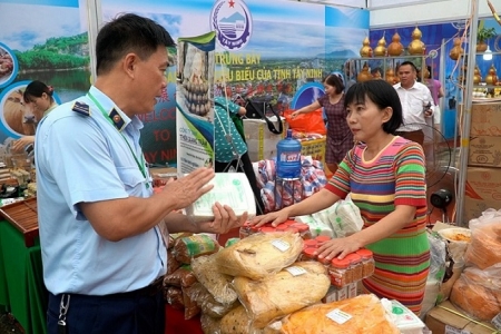 Lào Cai: Bảo đảm an toàn thực phẩm Hội chợ Thương mại Quốc tế Việt - Trung 2023