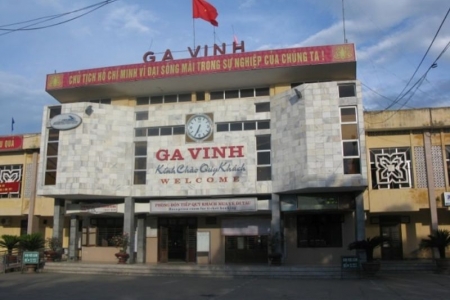 Giá vé tàu dịp Tết về Vinh tăng nhẹ