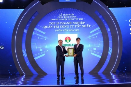 Phân bón Cà Mau thuộc TOP 10 "Doanh nghiệp quản trị công ty tốt nhất" năm 2023