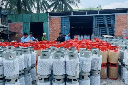 Phát hiện gần 700 vỏ chai LPG mang nhiều nhãn hiệu, không có hóa đơn, chứng từ